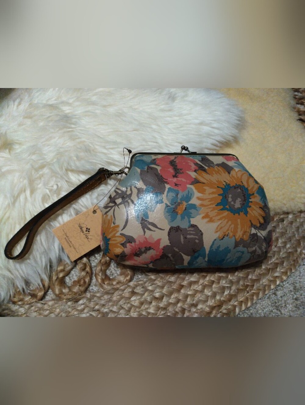 Patricia Nash Floral Kiss-Lock Wristlet Clutch - Beige Multi Colored NWT